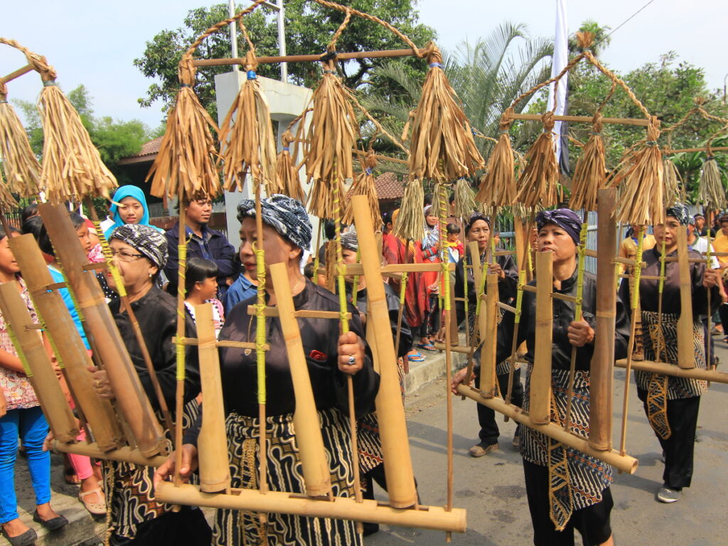 5 Fungsi Angklung Dalam Kebudayaan Sunda 